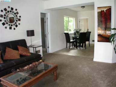 Main picture of 869 MacArthur Blvd