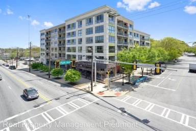 Main picture of 563 Memorial Dr SE