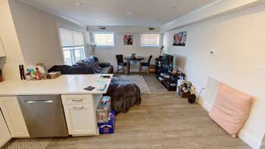 Main picture of 11 Trenton St