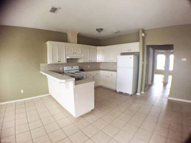 Main picture of 3200 Hill Crest Dr
