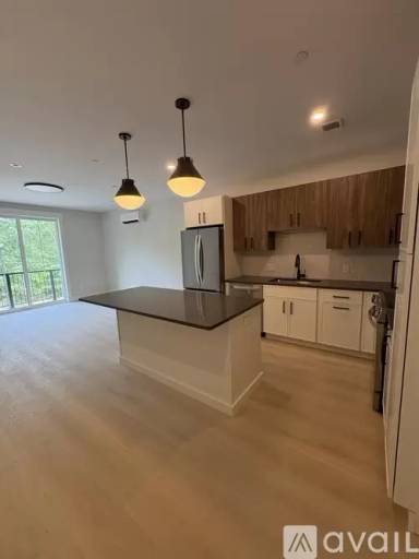 Main picture of 100 Plank St