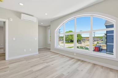 Main picture of 230 E Central St