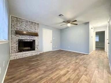 Main picture of 6617 NW Denver Ave