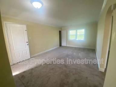 Main picture of 2600 Green St