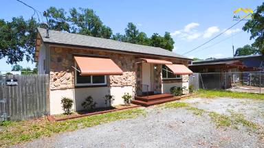 Main picture of 2037 W Pine St