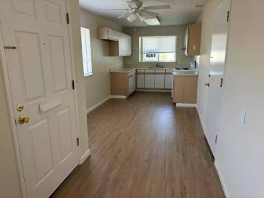 Main picture of 1863 Walnut St