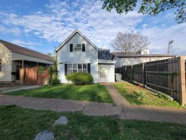Main picture of 2206 Blendon Pl