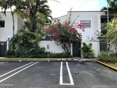 Main picture of 4716 SW 67th Ave