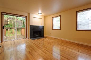 Main picture of 2118 NE 54th St