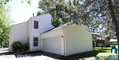 Main picture of 4920 S 48th St