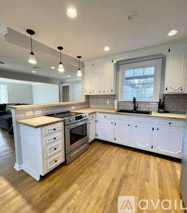 Main picture of 1048 Percy Warner Blvd