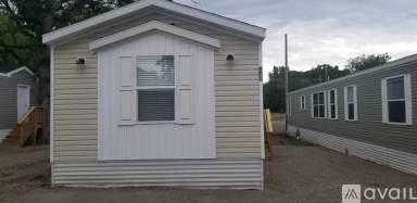 Main picture of 2501 Lowry Ave NE