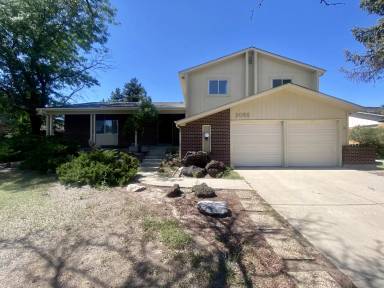 Main picture of 2055 S Newark Way