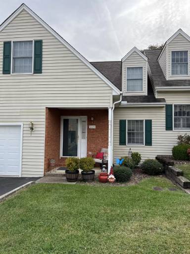 Main picture of 217 Radford Dr