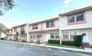 Main picture of 9120 NW 40th St