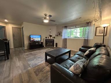 Main picture of Gallatin Creeks to Peaks