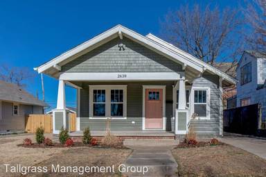 Main picture of 2609 E 8th St