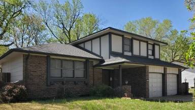 Main picture of 819 N Beaver Trail Rd