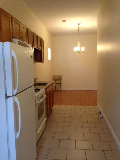 Main picture of 425 Beatty St