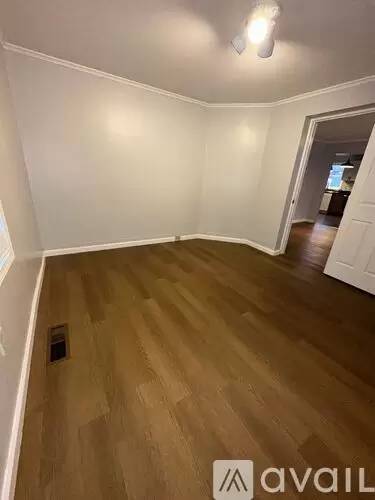 Main picture of 382 Main St
