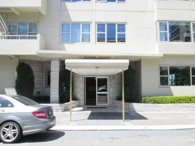 Main picture of 1181 Green St