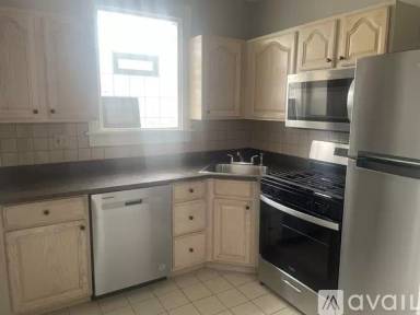 Main picture of 111 E Garden Rd