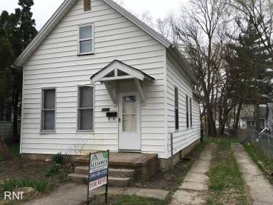 Main picture of 1733 Meridian St