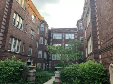 Main picture of 826 S Austin Blvd