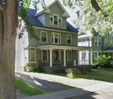 Main picture of 293 Dartmouth St