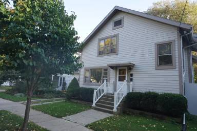 Main picture of 2725 Center Ave