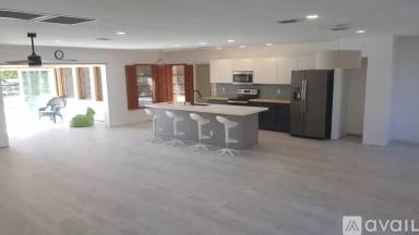 Main picture of 4104 Larch Ave