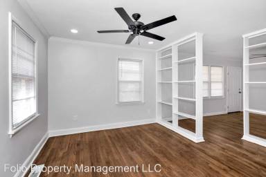 Main picture of 402 Walker Ave NE