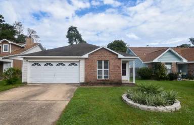 Main picture of 104 Wright Dr
