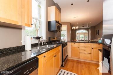 Main picture of 2041 W Potomac Ave