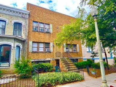 Main picture of 119 D St SE