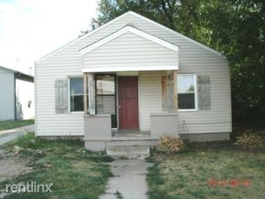 Main picture of 2020 W Division St