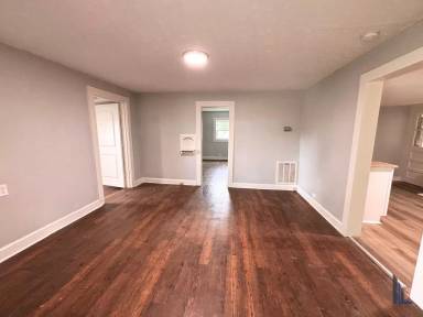 Main picture of 123 White Oak Rd