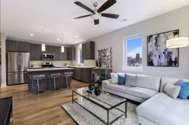 Main picture of 1127 W Granville Ave