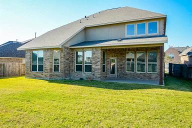 Main picture of 20426 Montecrest Cir