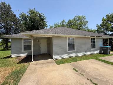 Main picture of 222 Cane Hill St