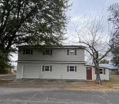 Main picture of 117 SE 2nd St
