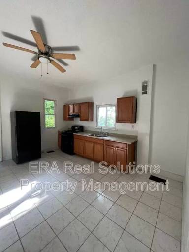 Main picture of 164 Forest Ave