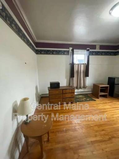 Main picture of 256 Main St