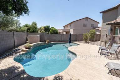 Main picture of 543 W Leatherwood Ave