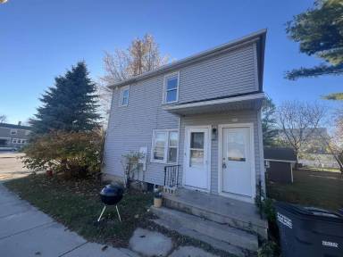 Main picture of 606 N 4th St