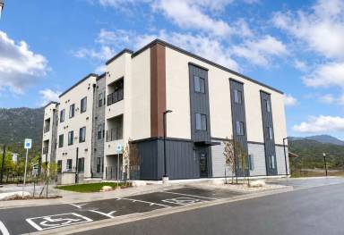 Main picture of 560 Carbonate St
