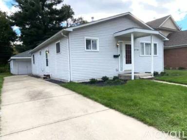 Main picture of 576 E Brickley Ave