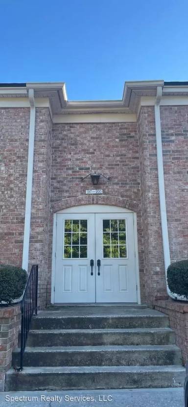 Main picture of Colonial Point Condominiums