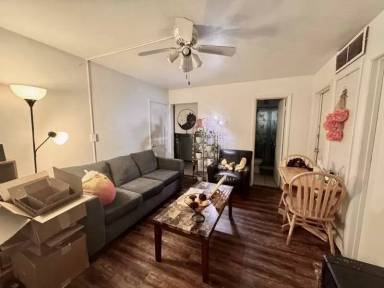 Main picture of 102 N Lincoln Ave