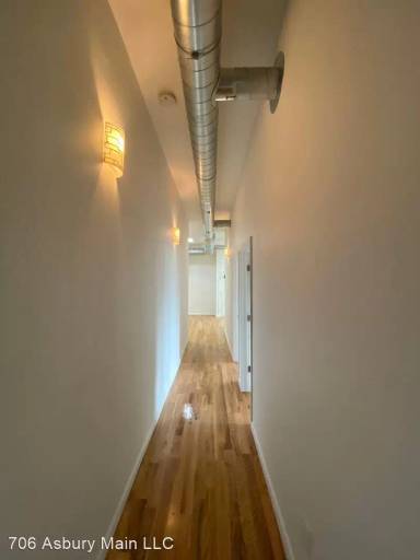 Main picture of 706 Main St